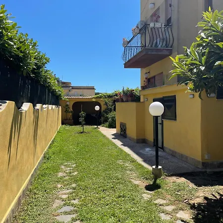 Villino Indipendente Stella Vakantiehuis Anzio